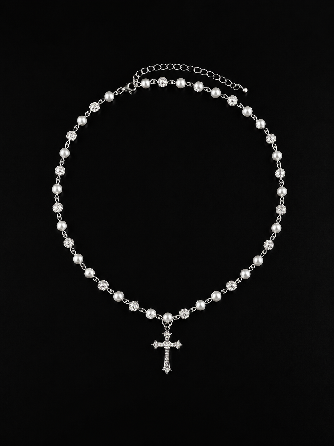 Le Fremét™ Pearl Cross Necklace
